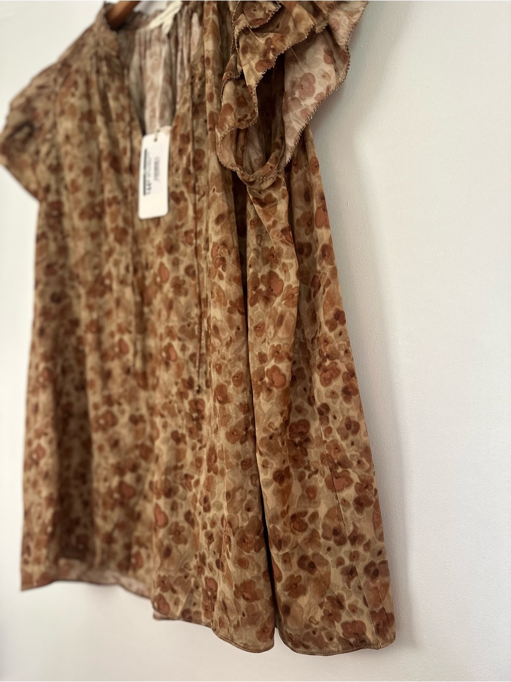Grade & Gather New York Tan and Brown Floral Ruffle Sleeve Blouse - Picture 4 of 5